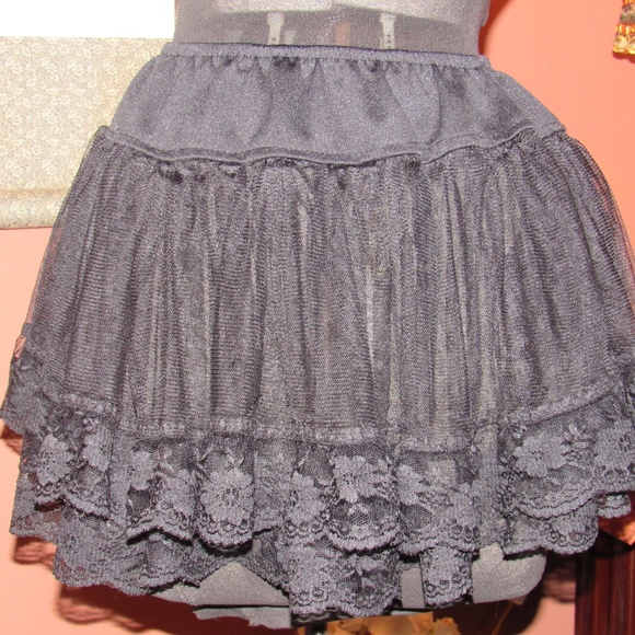 🕷️ Vintage Y2K Gothic Petite Short Black Lace Petticoat/Tutu - SJ - Picture 2 of 8
